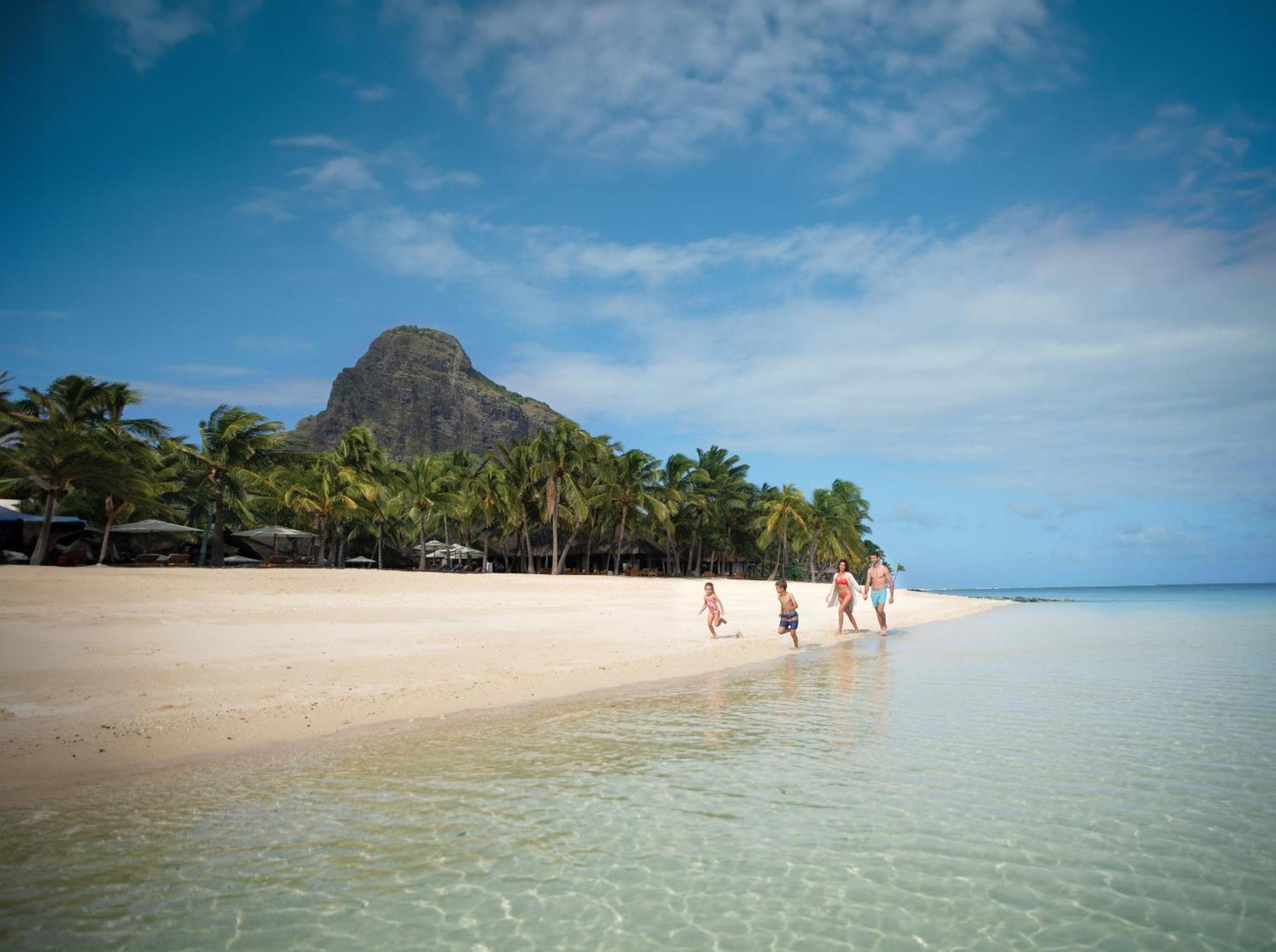 Paradis Beachcomber Golf Resort & Spa Le Morne Exterior photo